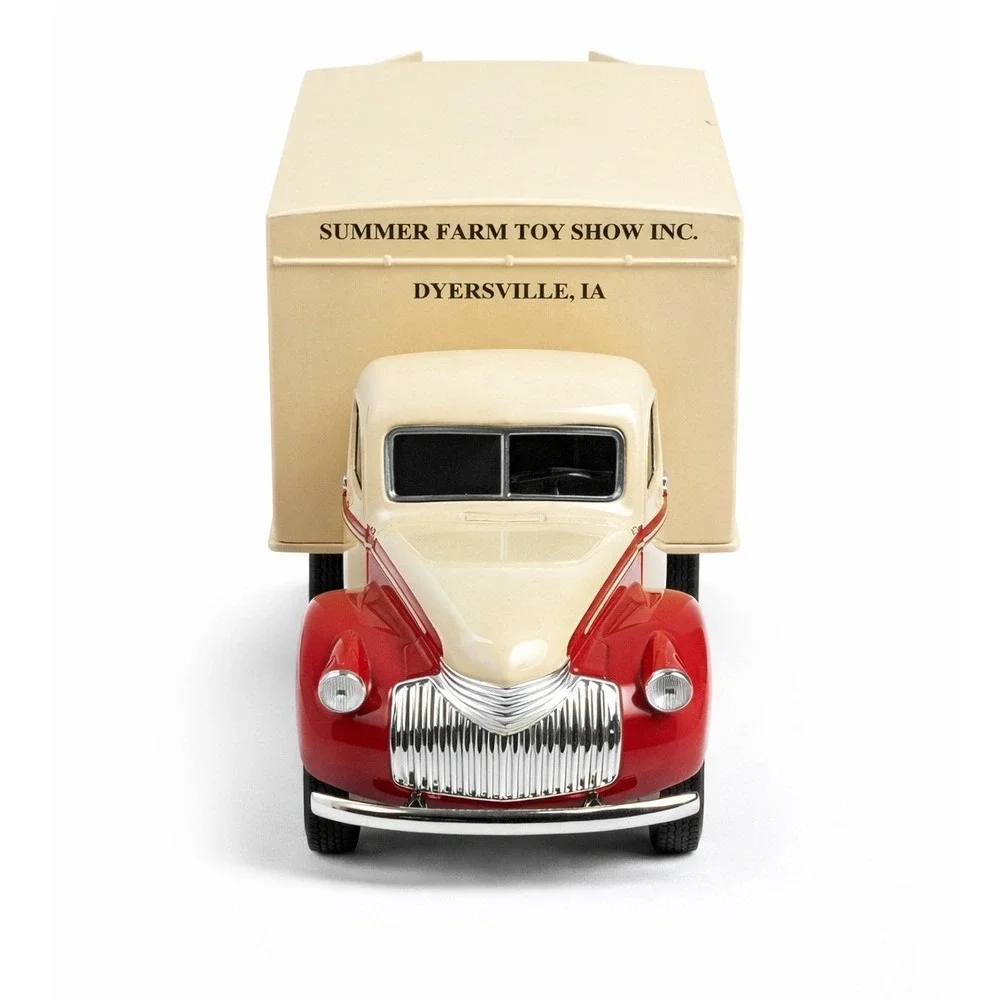 Liberty Classics 1942 Chevrolet 1.5 Ton Van Box Truck Bank Summer Farm Toy Show‎